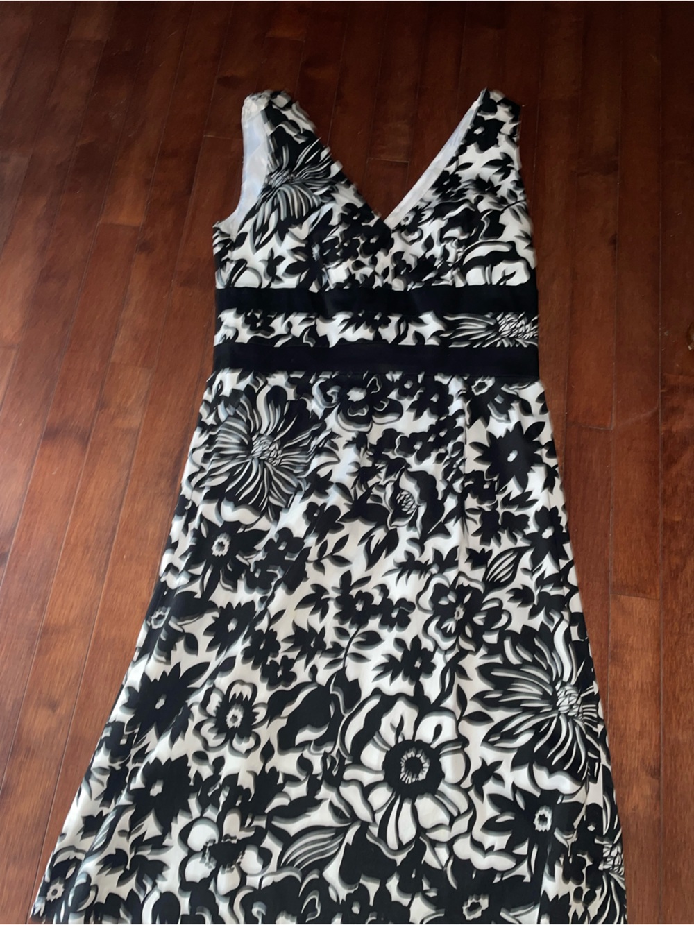 Donna Ricco Black and White Floral V-Neck Dress - 12